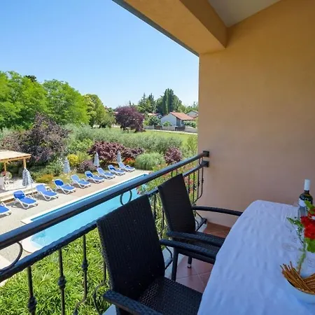 Franka 113 Apartamento Bašanija