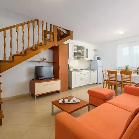 Apartment Franka 113 Bašanija