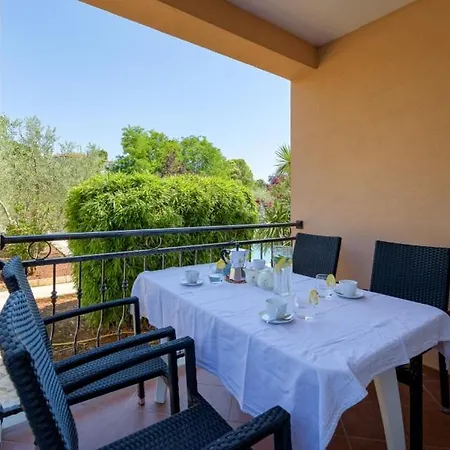 Franka 113 Apartamento Bašanija